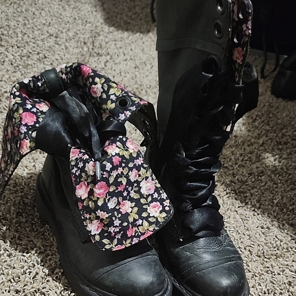 Doc Martens Versatile Boots